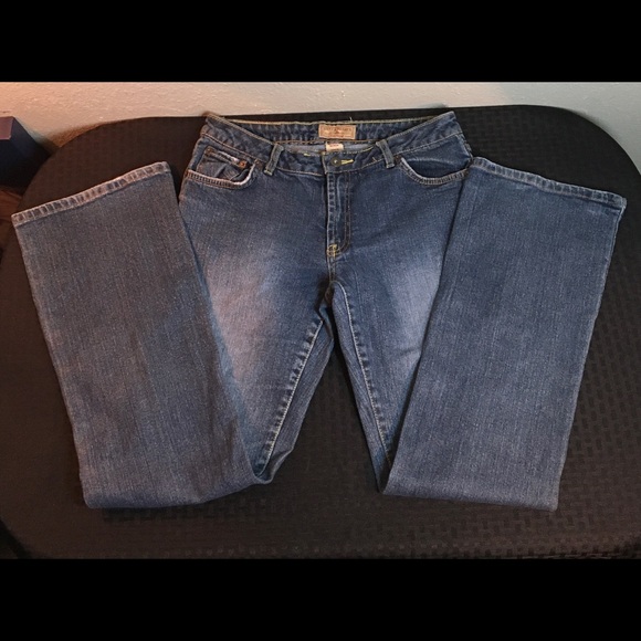 Steve and Barry’s denim blue jeans. - Picture 2 of 3